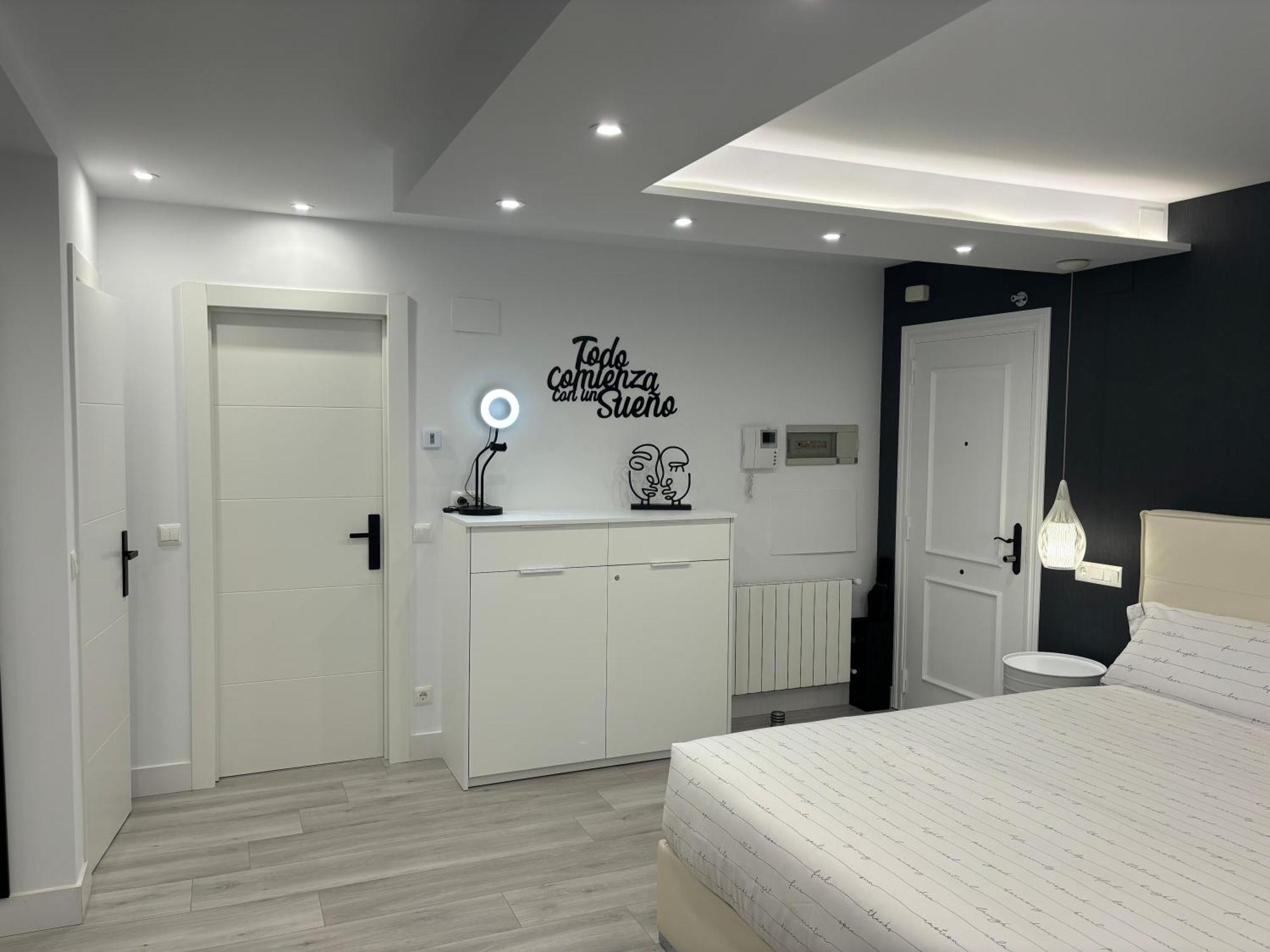 Black And White Suite Cervantes Castro Urdiales Exteriér fotografie
